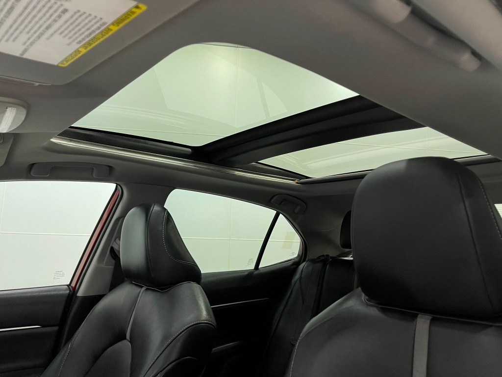 2020 Toyota Camry Image 11