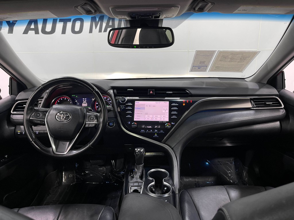 2020 Toyota Camry Image 18