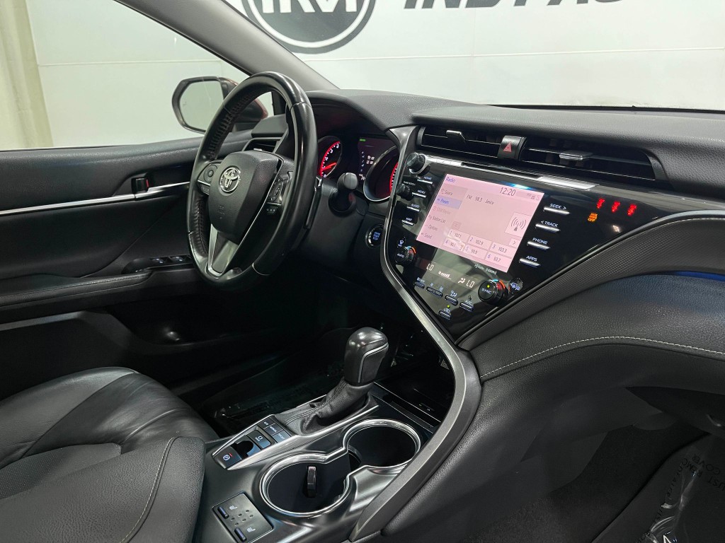 2020 Toyota Camry Image 19