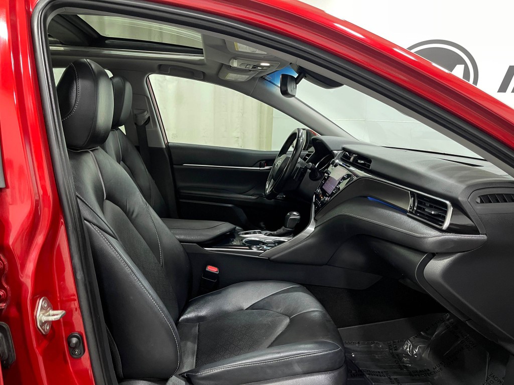2020 Toyota Camry Image 30