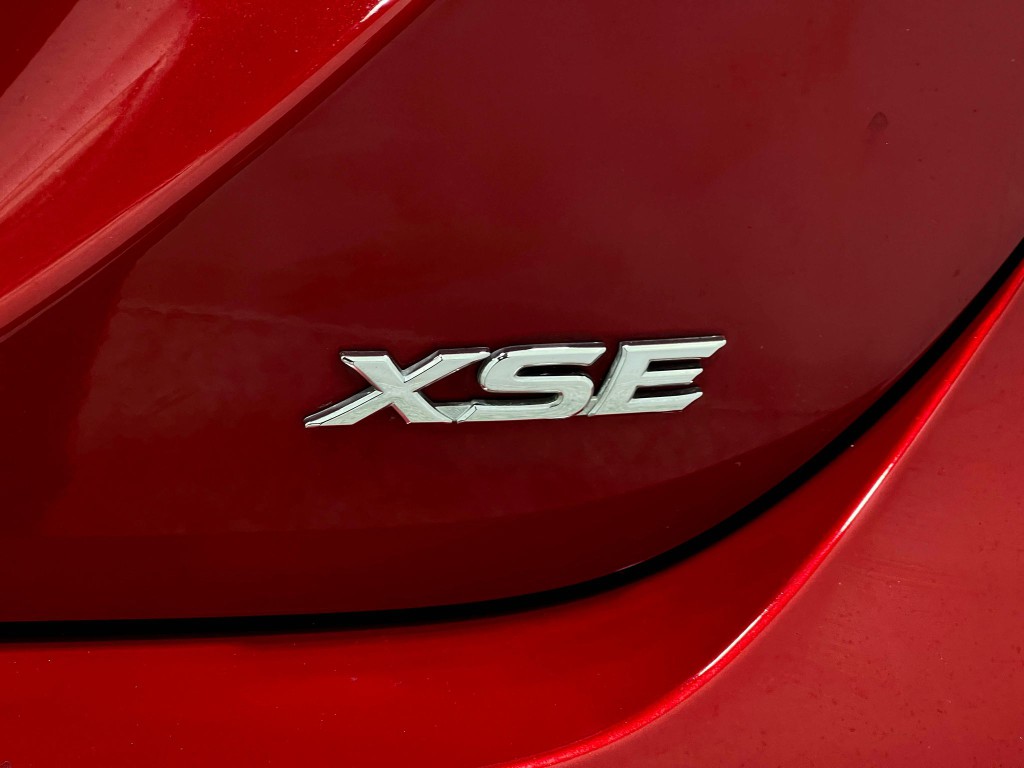 2020 Toyota Camry Image 38