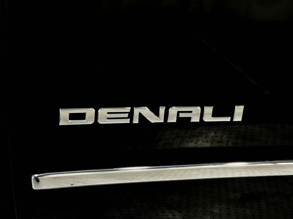 2020 GMC Yukon Image 43