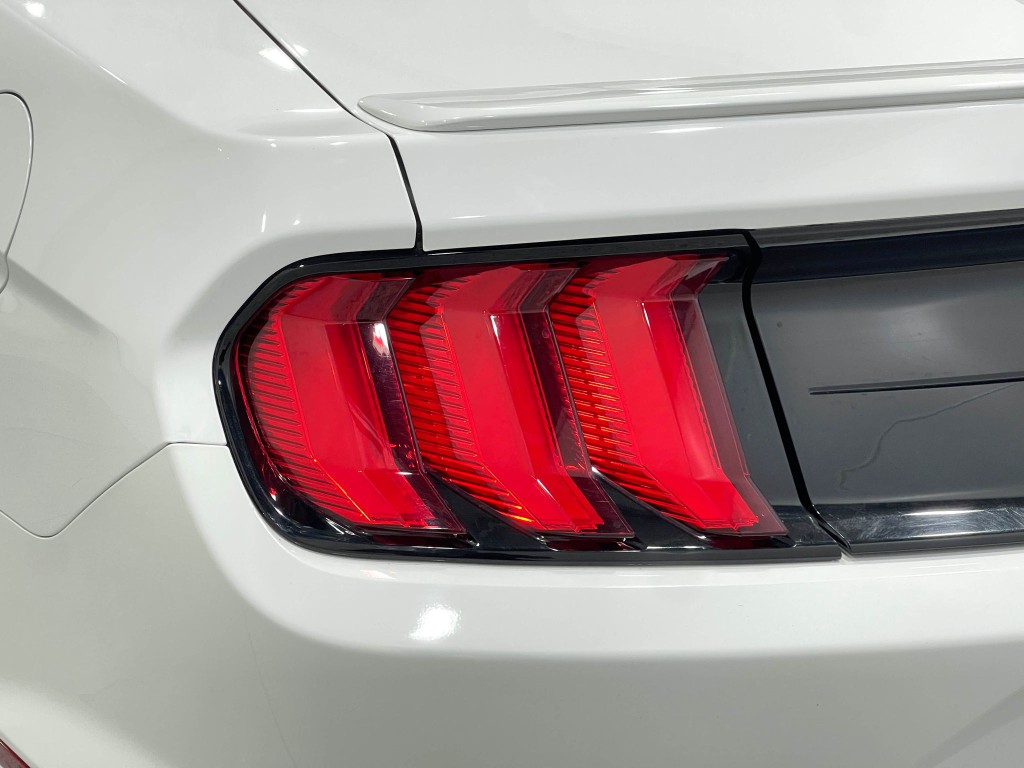 2019 Ford Mustang Image 32