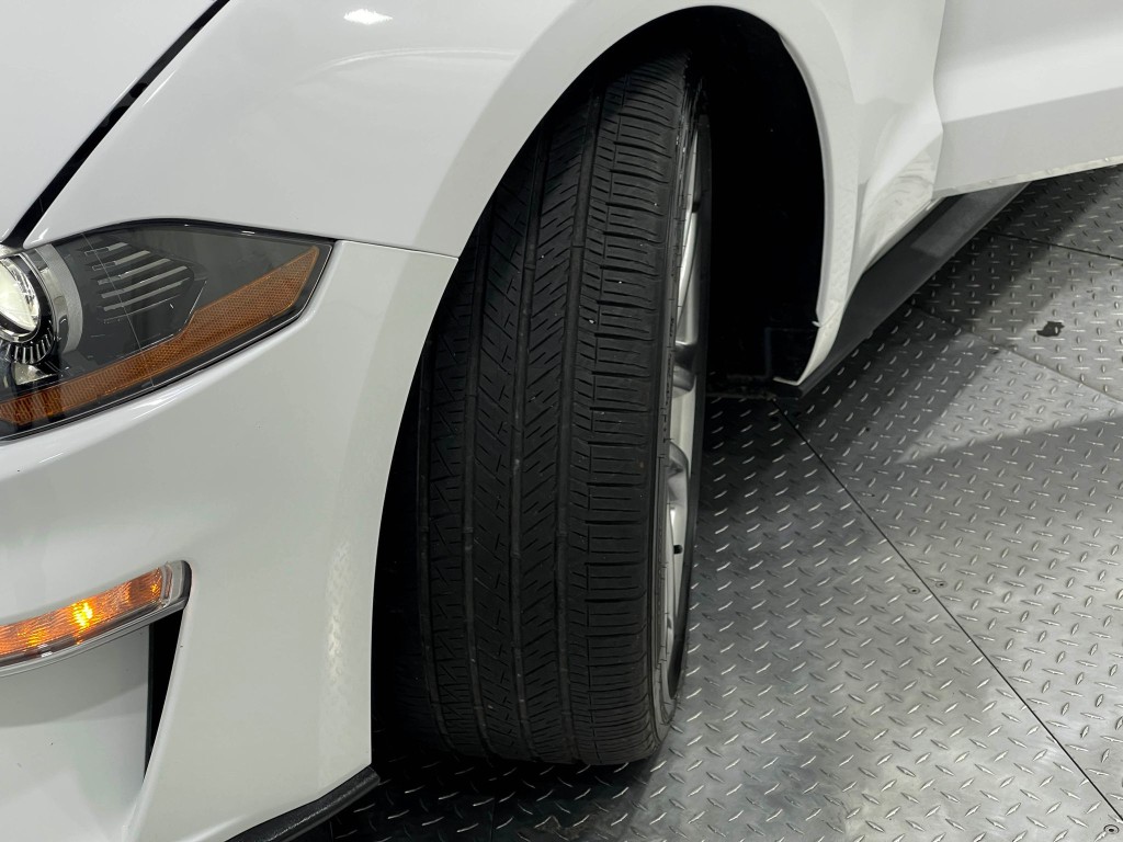 2019 Ford Mustang Image 34