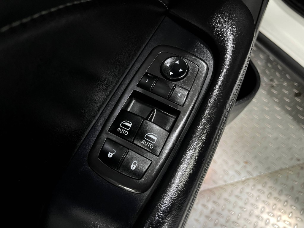2021 Dodge Challenger Image 14