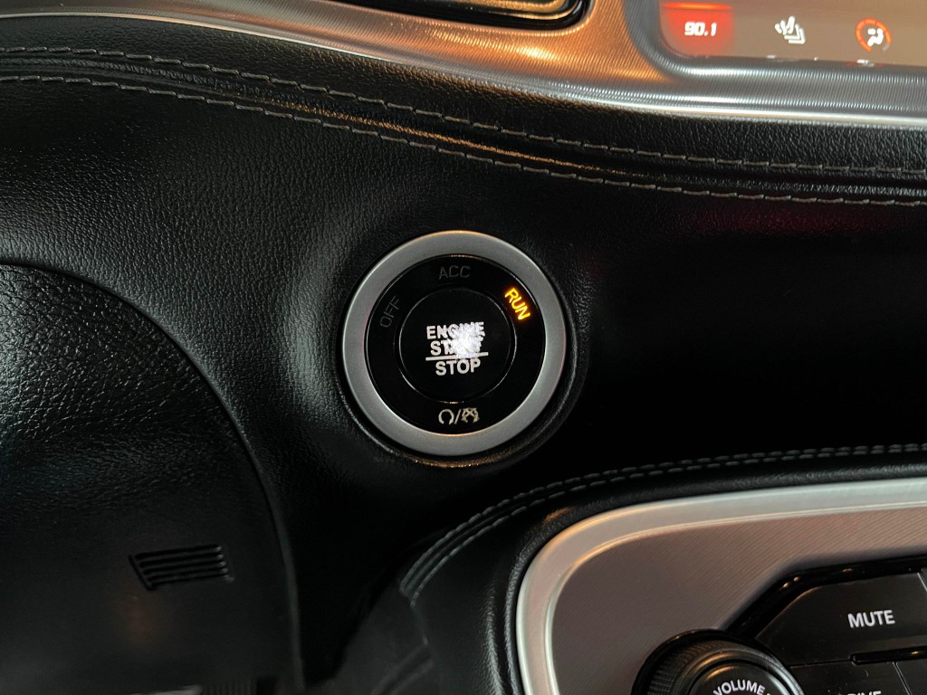2021 Dodge Challenger Image 18