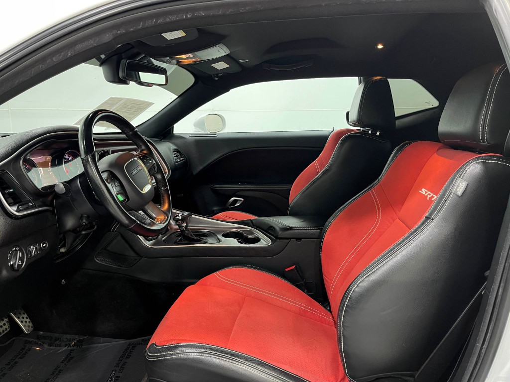 2019 Dodge Challenger Image 11