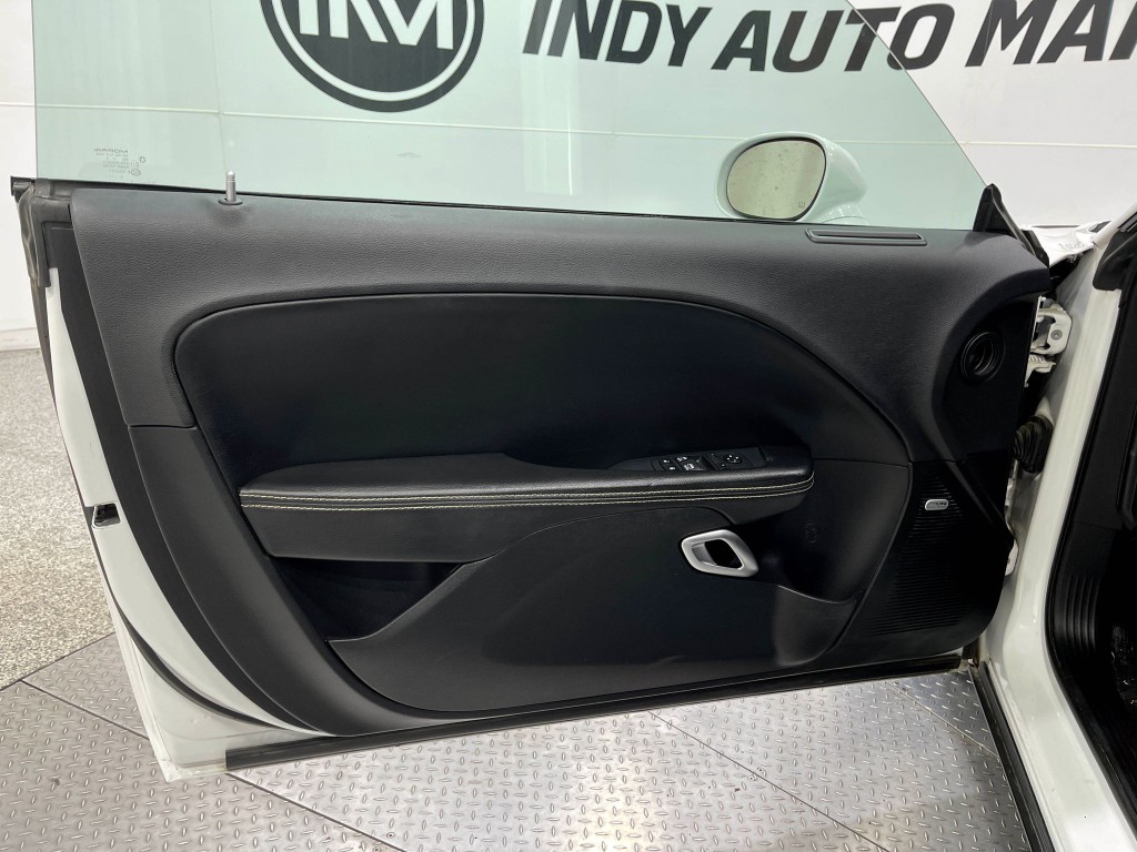2019 Dodge Challenger Image 13