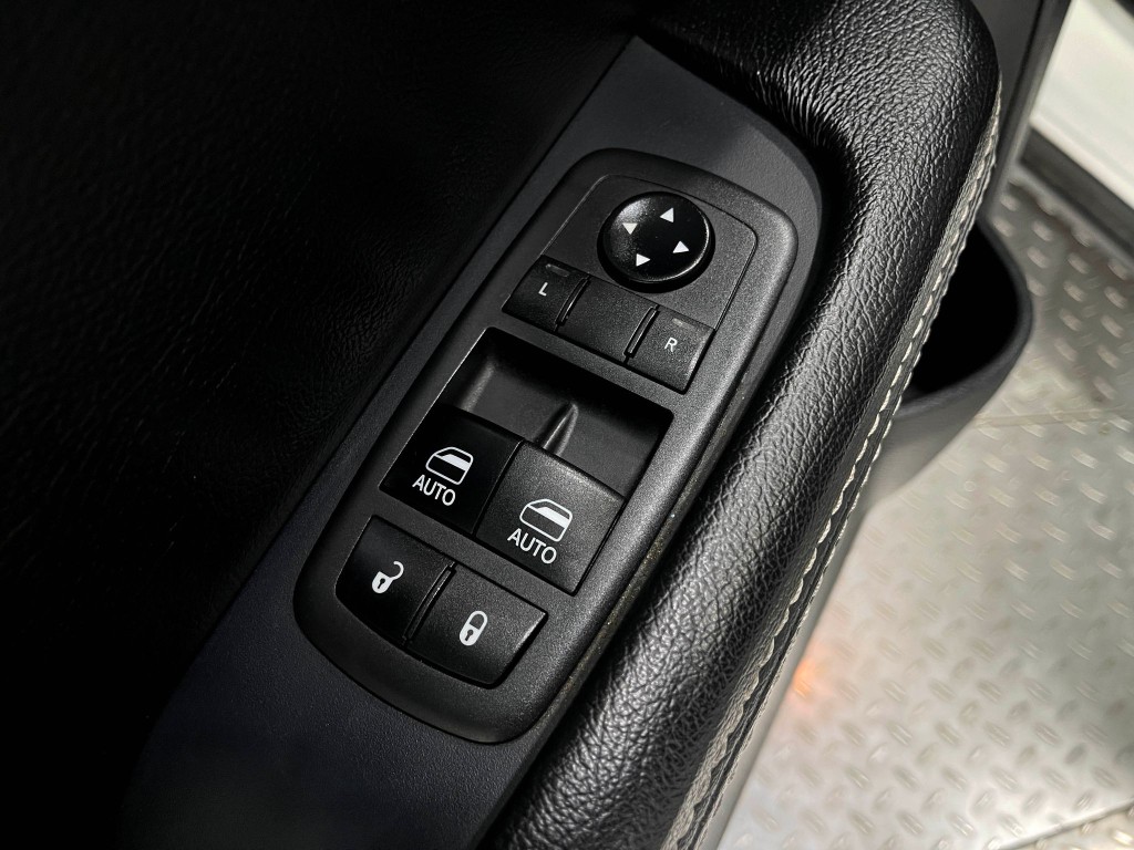2019 Dodge Challenger Image 14