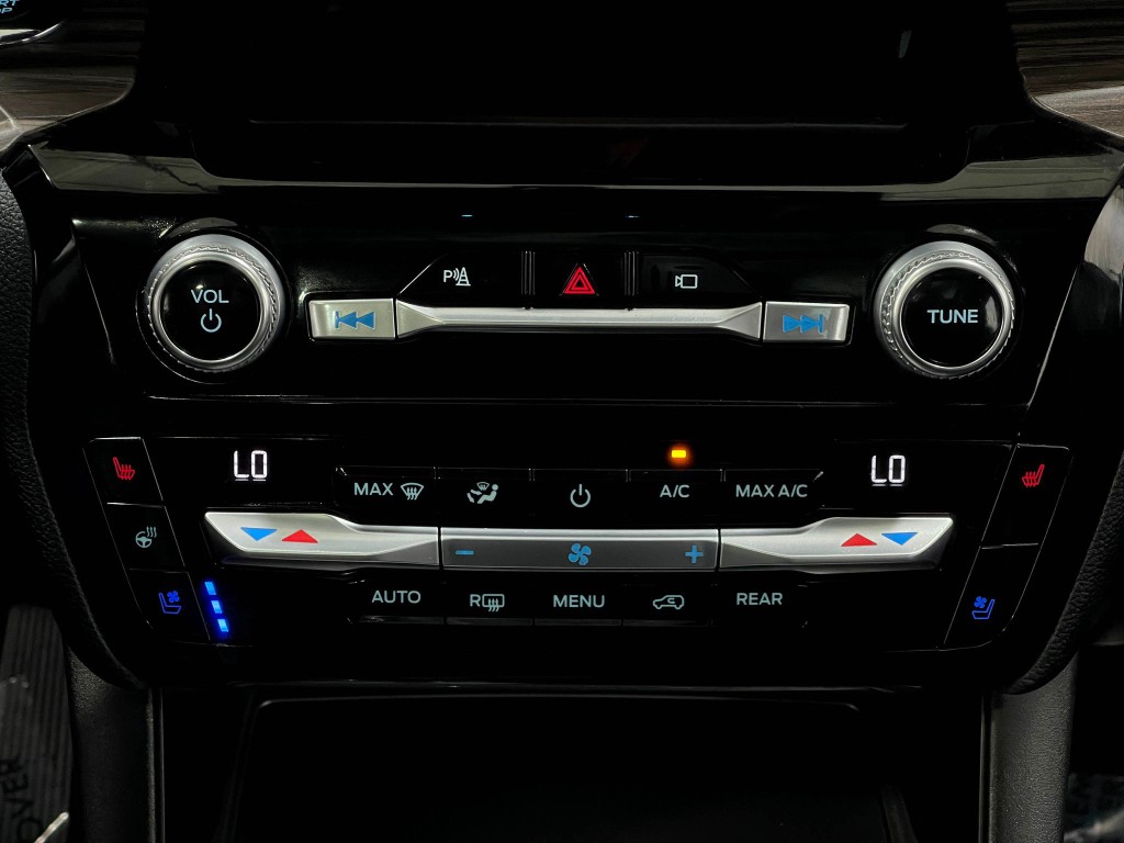2021 Ford Explorer Image 25
