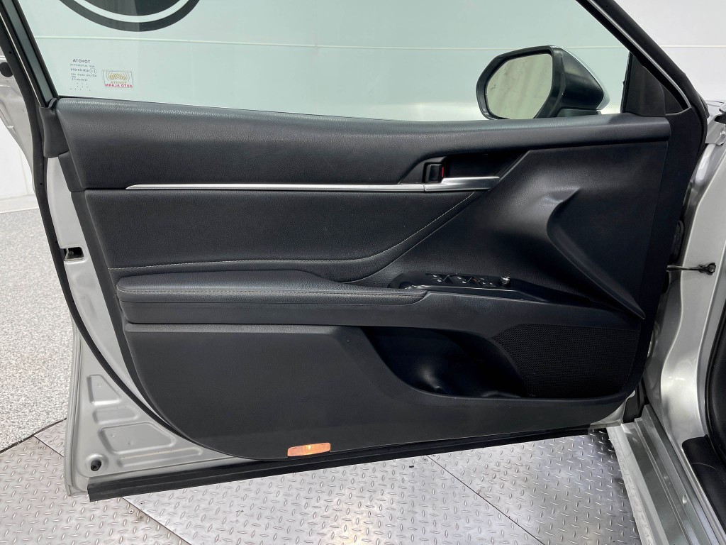 2018 Toyota Camry Image 14