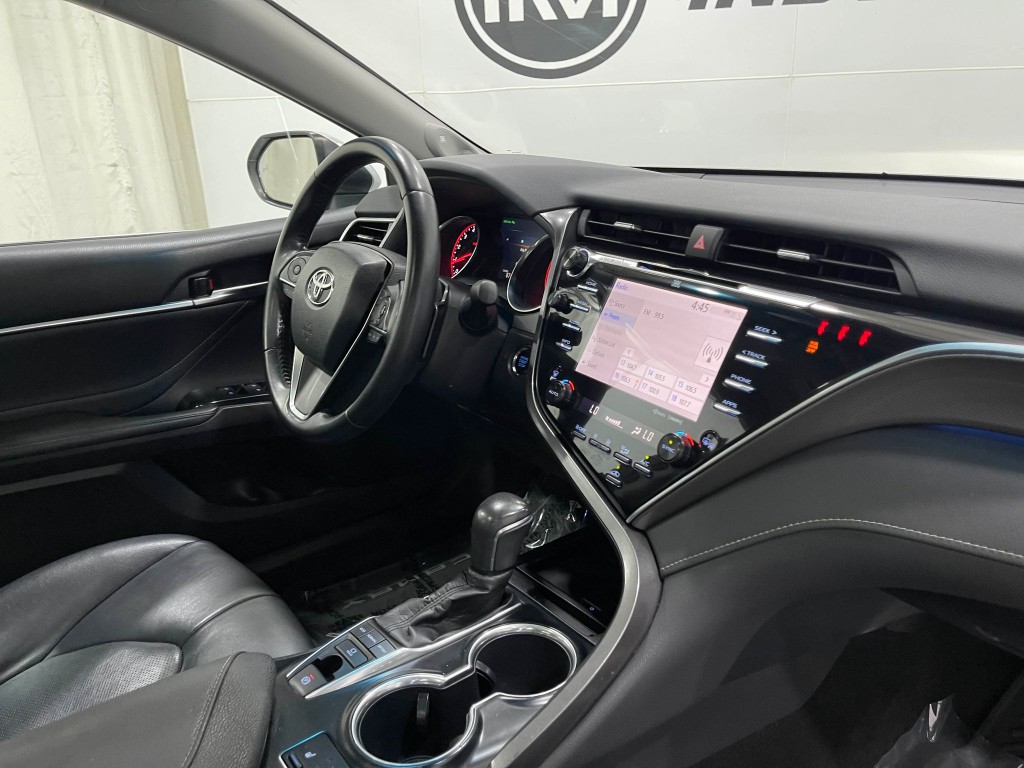 2018 Toyota Camry Image 19