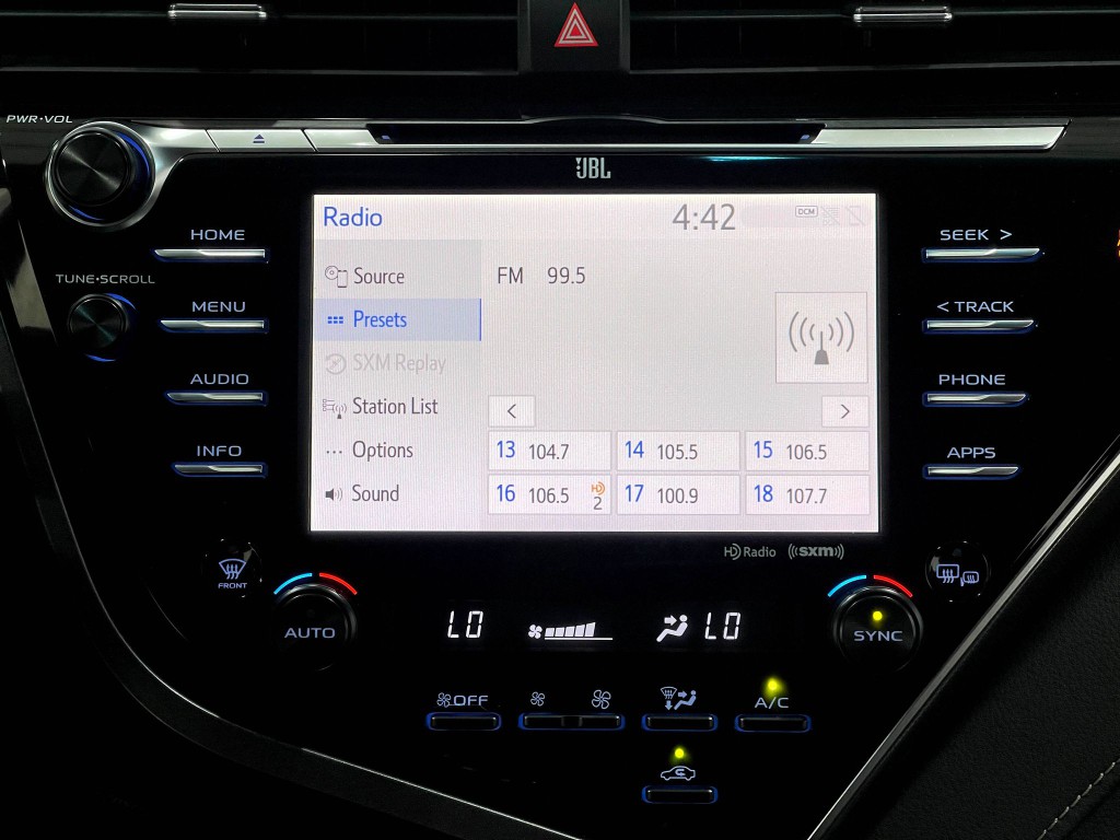 2018 Toyota Camry Image 23