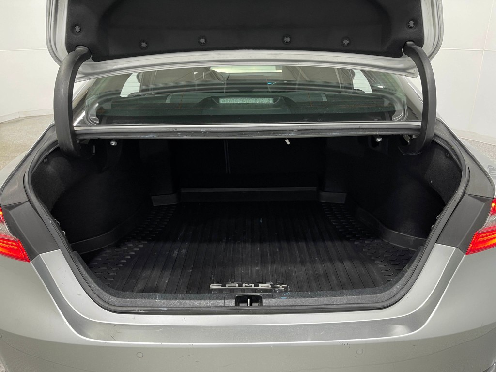 2018 Toyota Camry Image 24