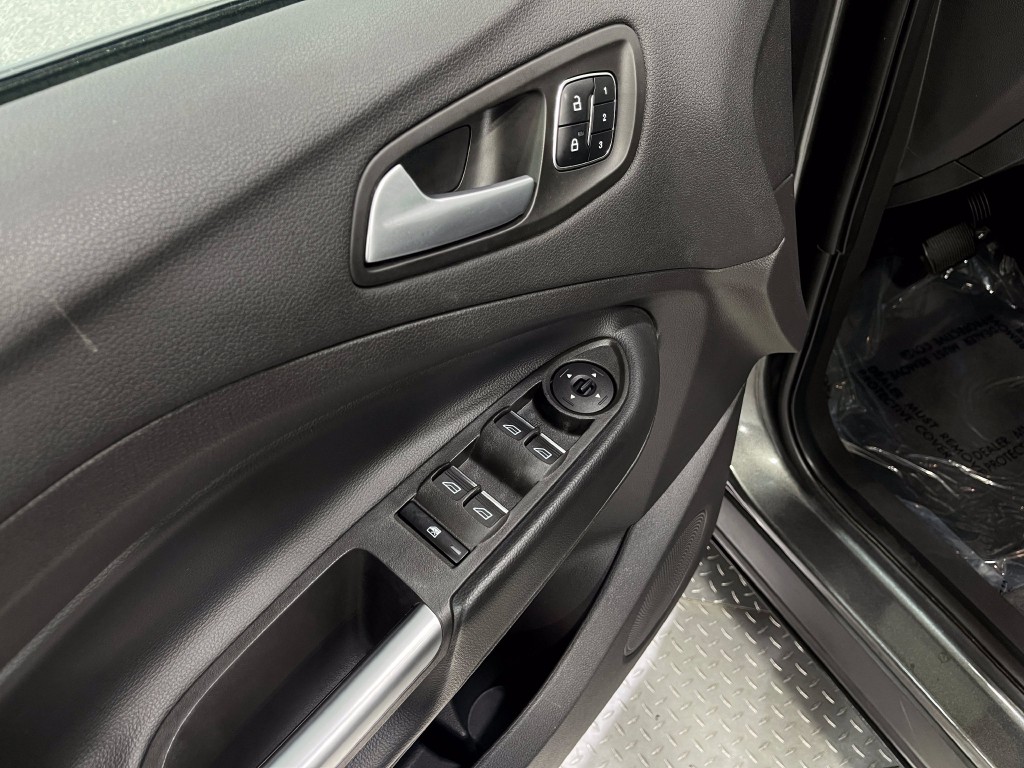 2019 Ford Escape Image 16
