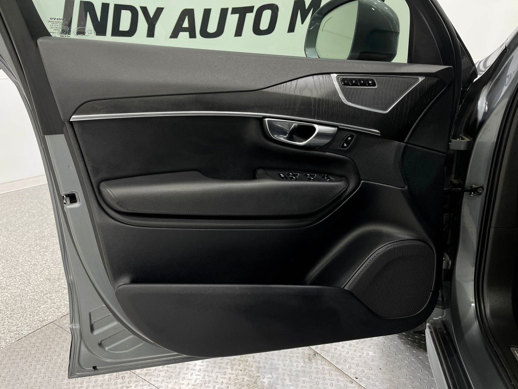 2020 Volvo XC90 Image 15
