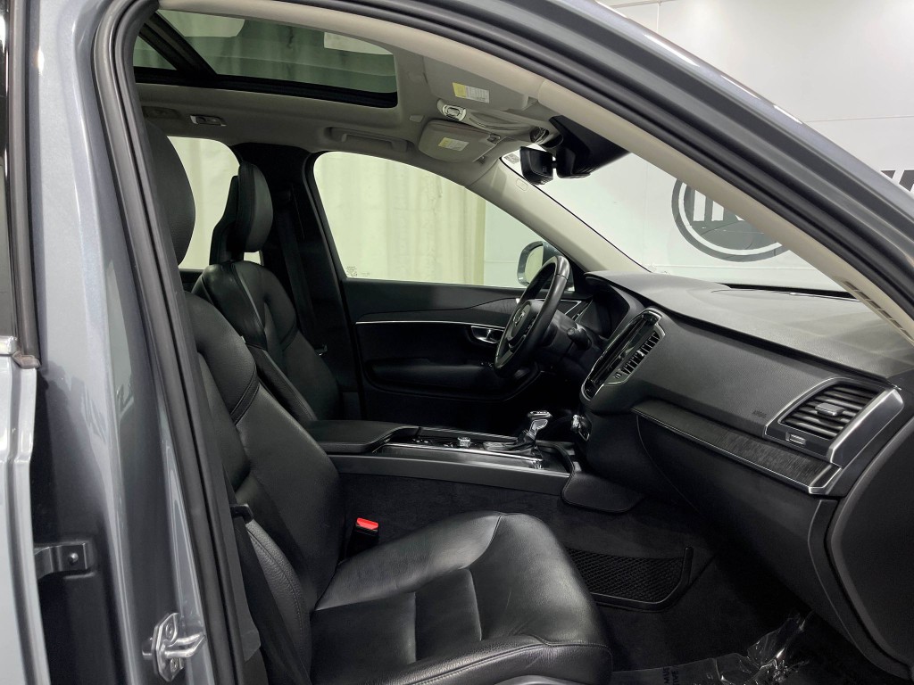 2020 Volvo XC90 Image 34