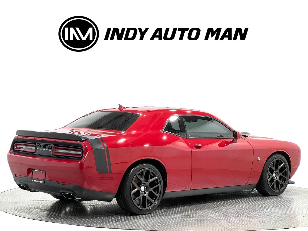 2016 Dodge Challenger Image 4