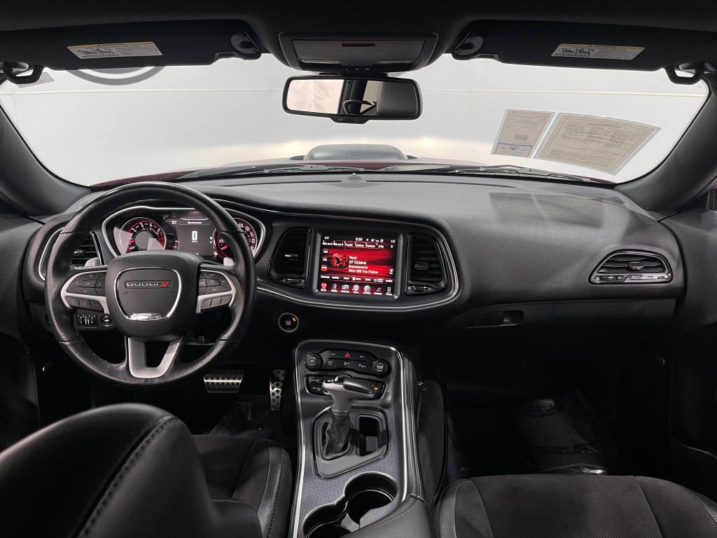 2016 Dodge Challenger Image 16