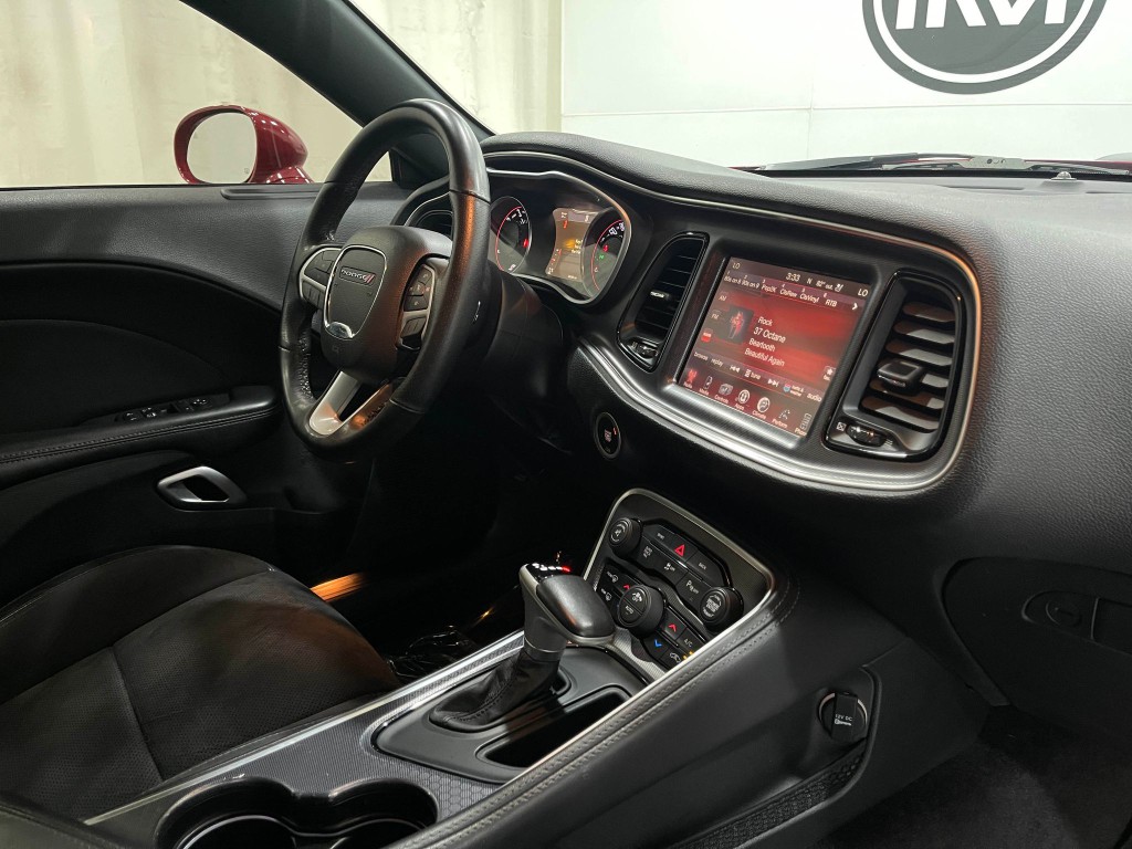 2016 Dodge Challenger Image 17