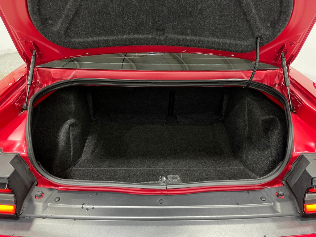 2016 Dodge Challenger Image 23