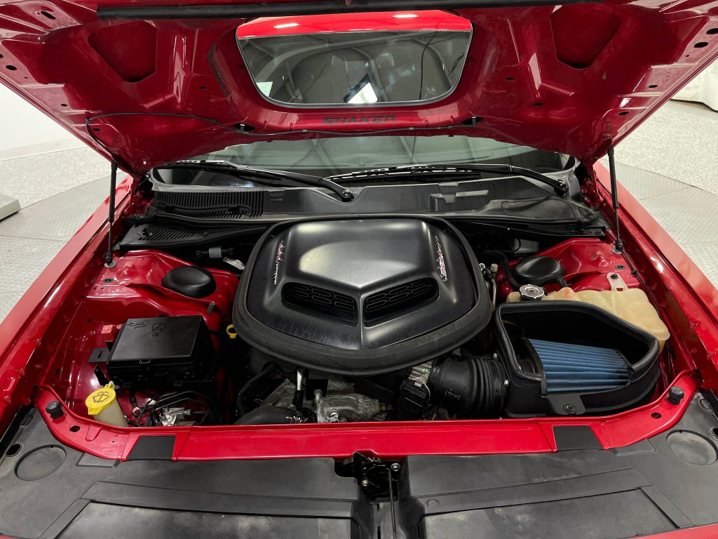 2016 Dodge Challenger Image 24