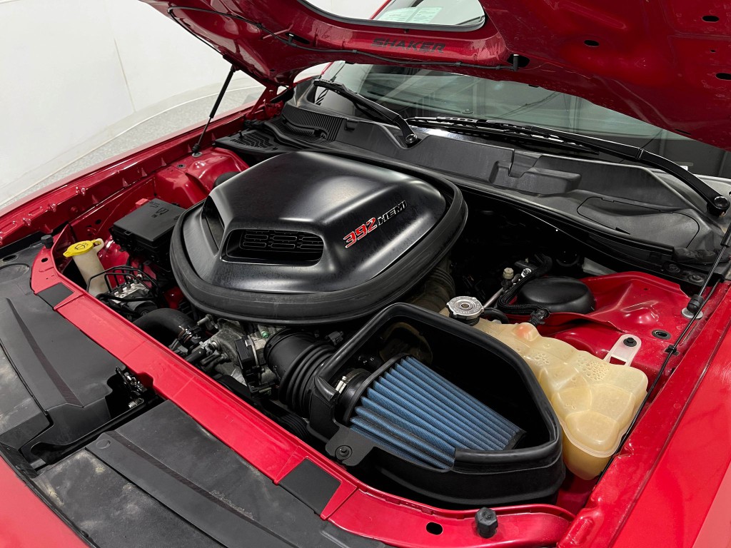 2016 Dodge Challenger Image 25