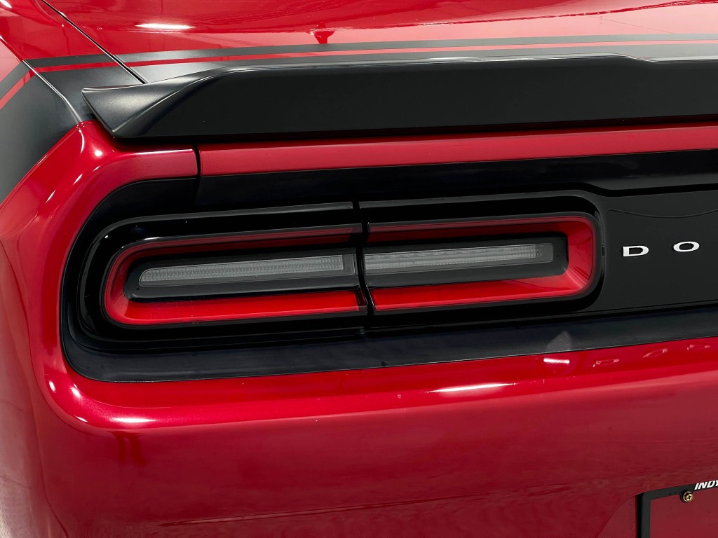 2016 Dodge Challenger Image 31