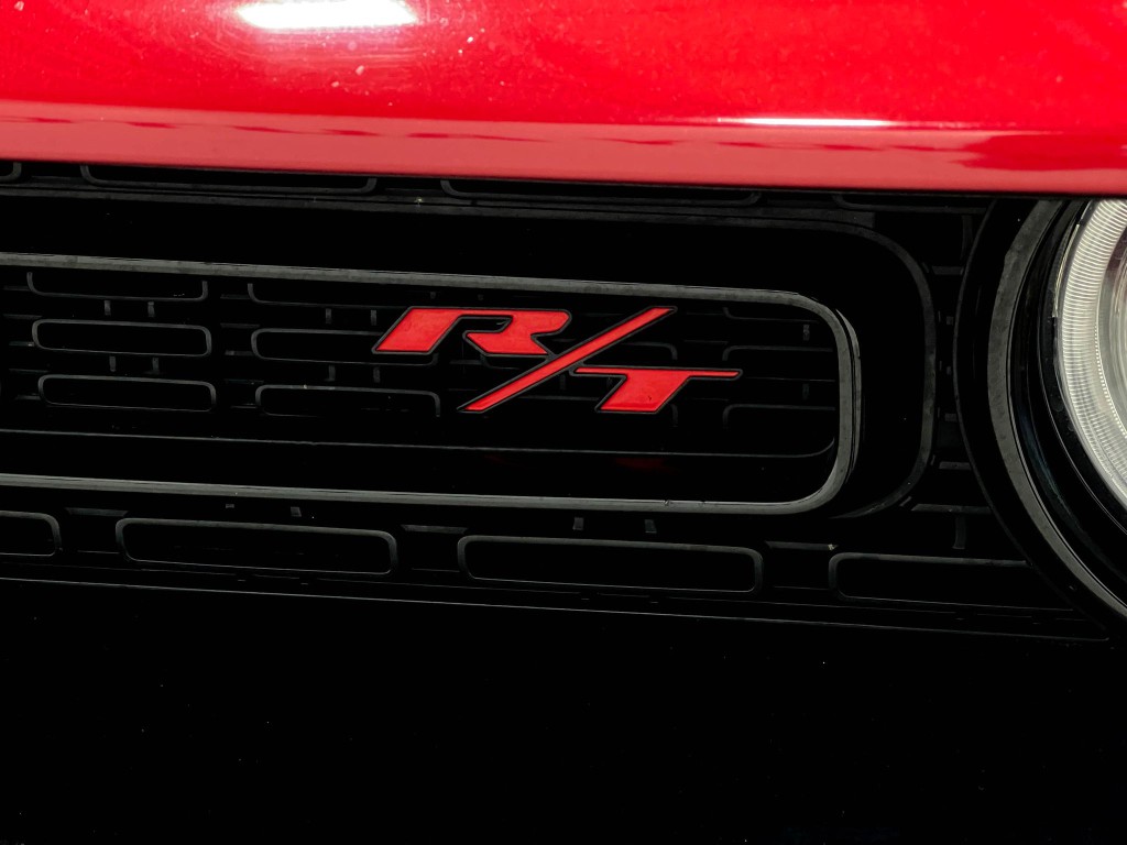 2016 Dodge Challenger Image 37