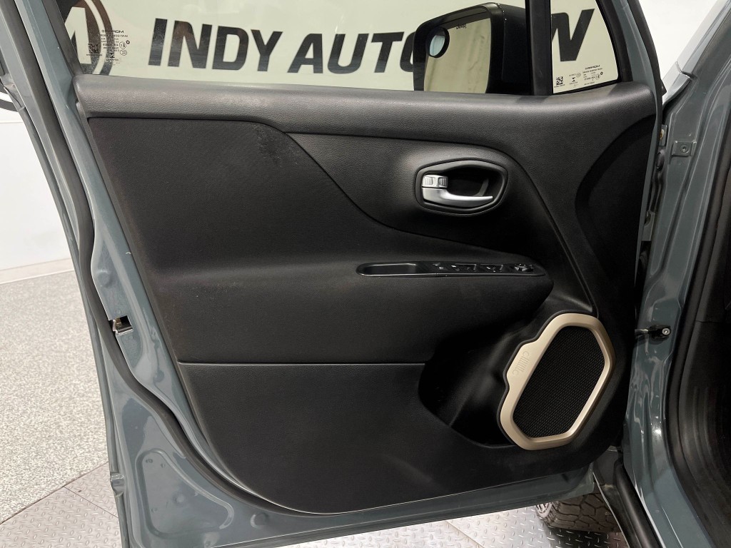 2017 Jeep Renegade Image 13