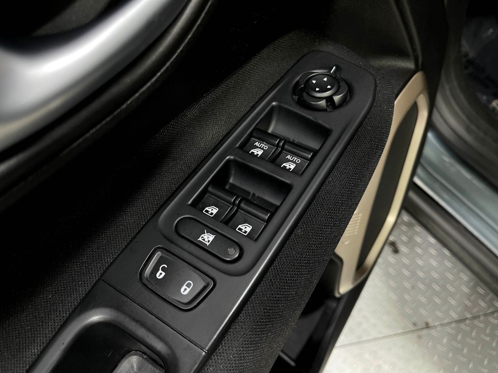 2017 Jeep Renegade Image 14