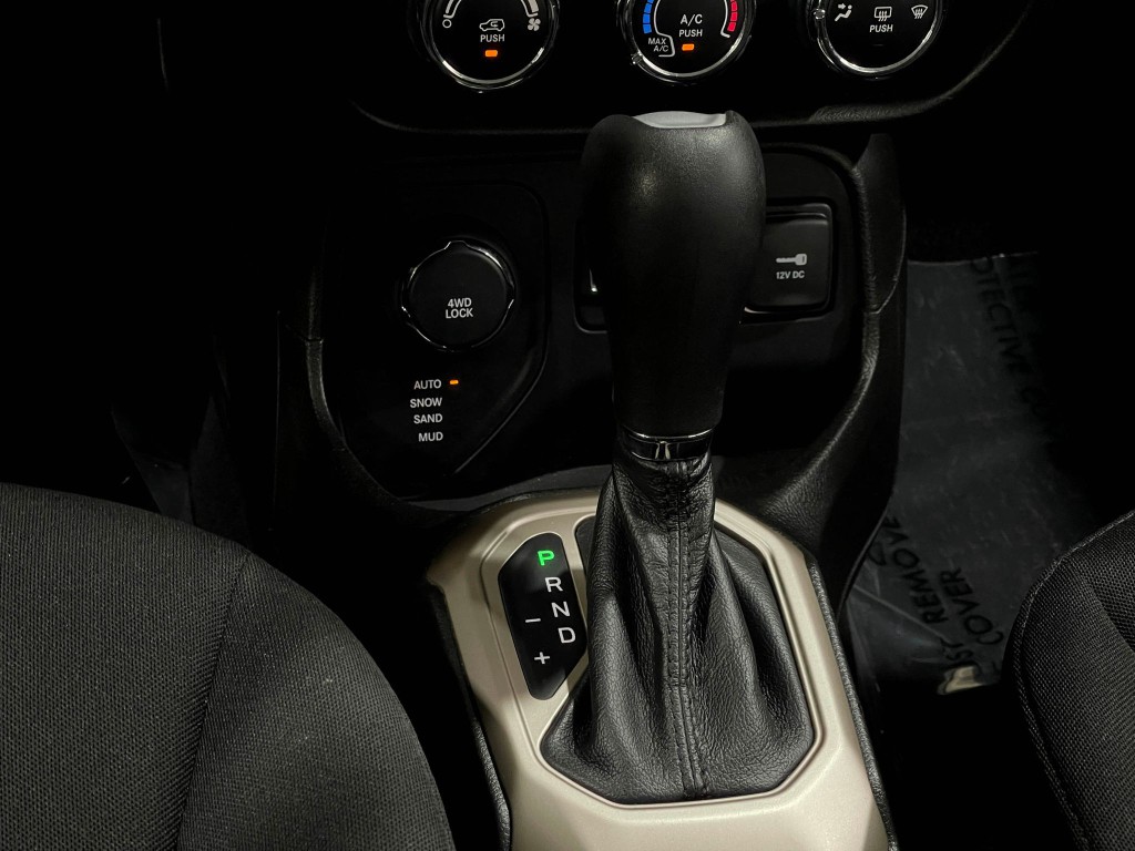2017 Jeep Renegade Image 27