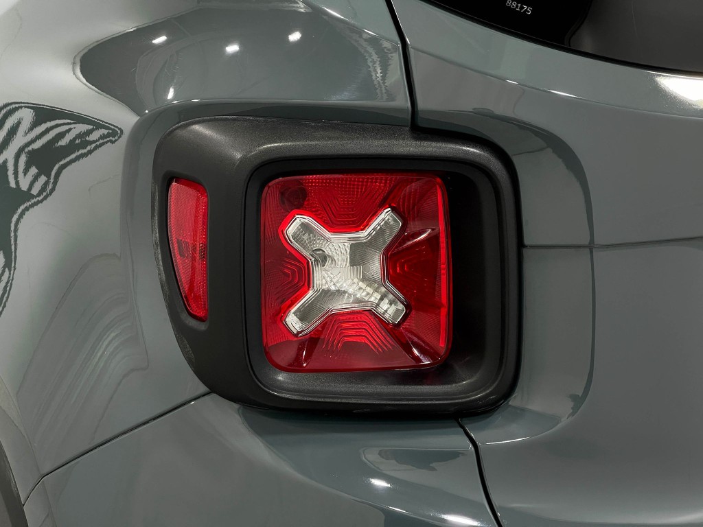 2017 Jeep Renegade Image 32