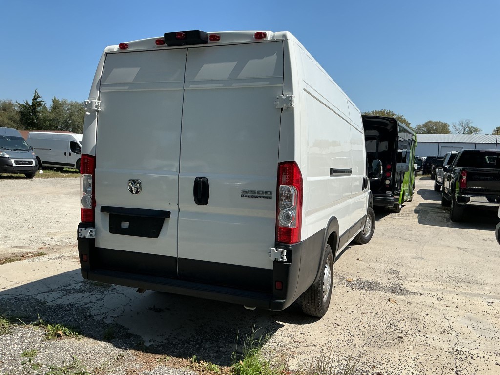 2023 RAM Promaster Image 3
