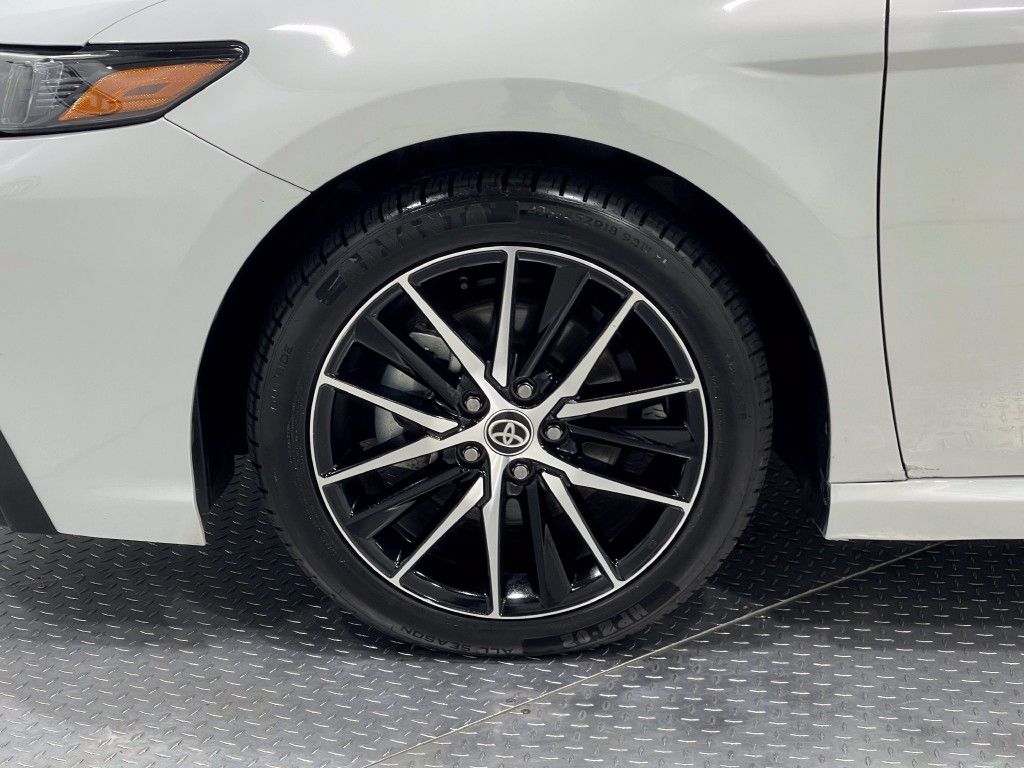 2024 Toyota Camry Image 32