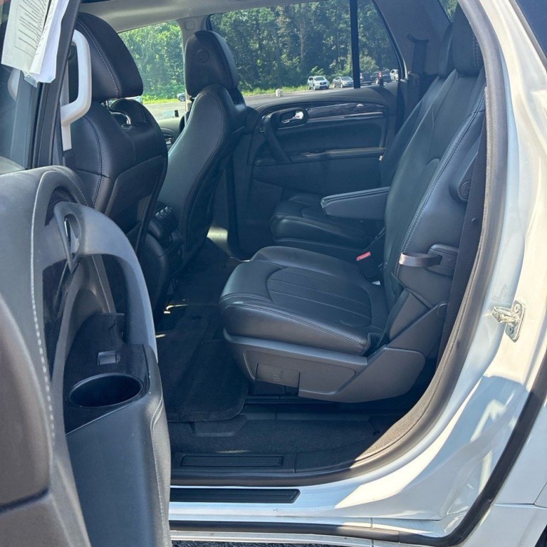 2017 Buick Enclave Image 14