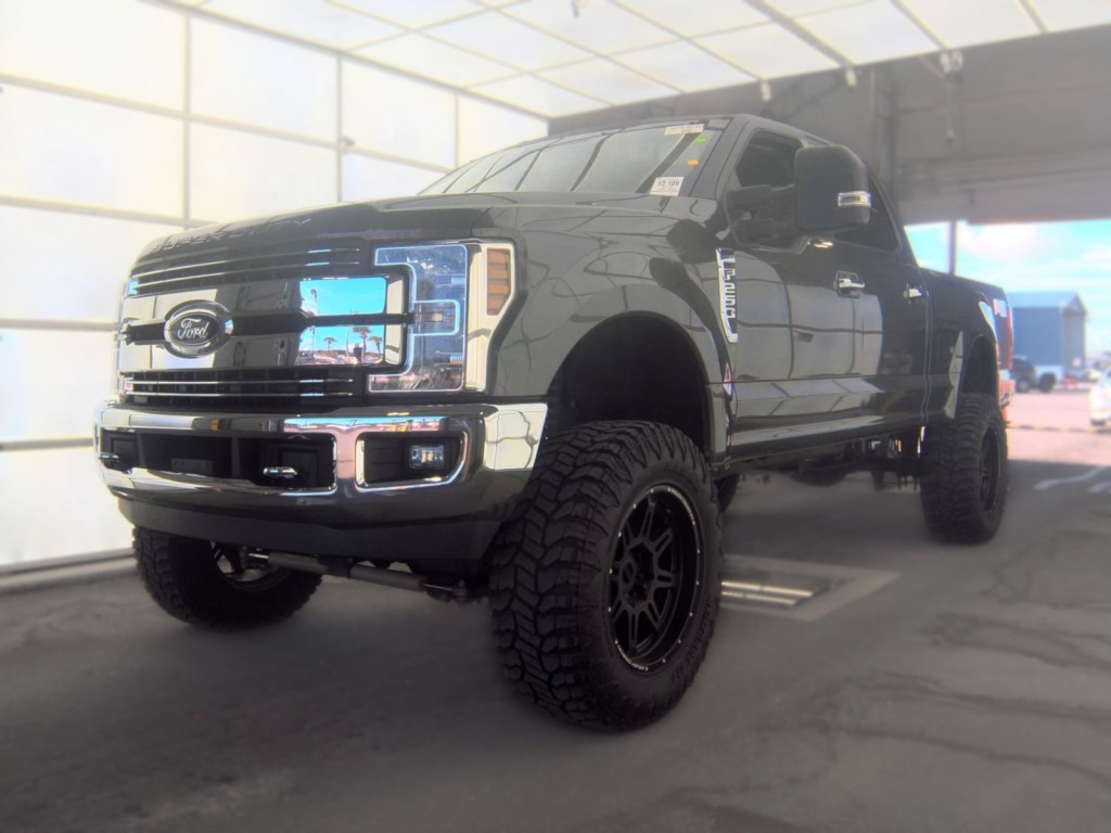 2018 Ford F-250 Image 2