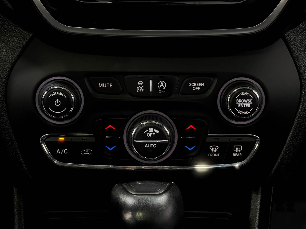 2019 Jeep Cherokee Image 24