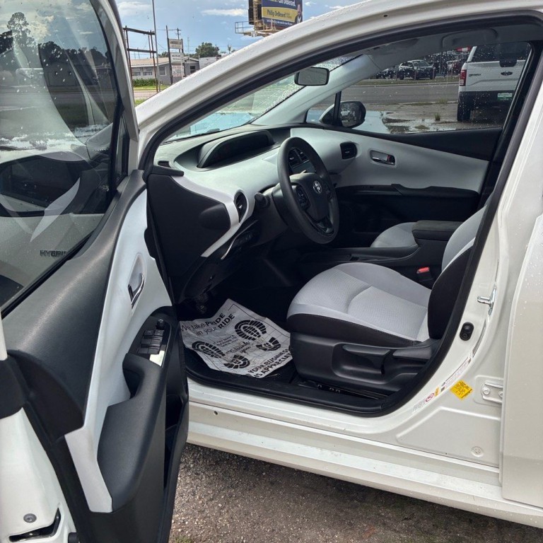 2020 Toyota Prius Image 5