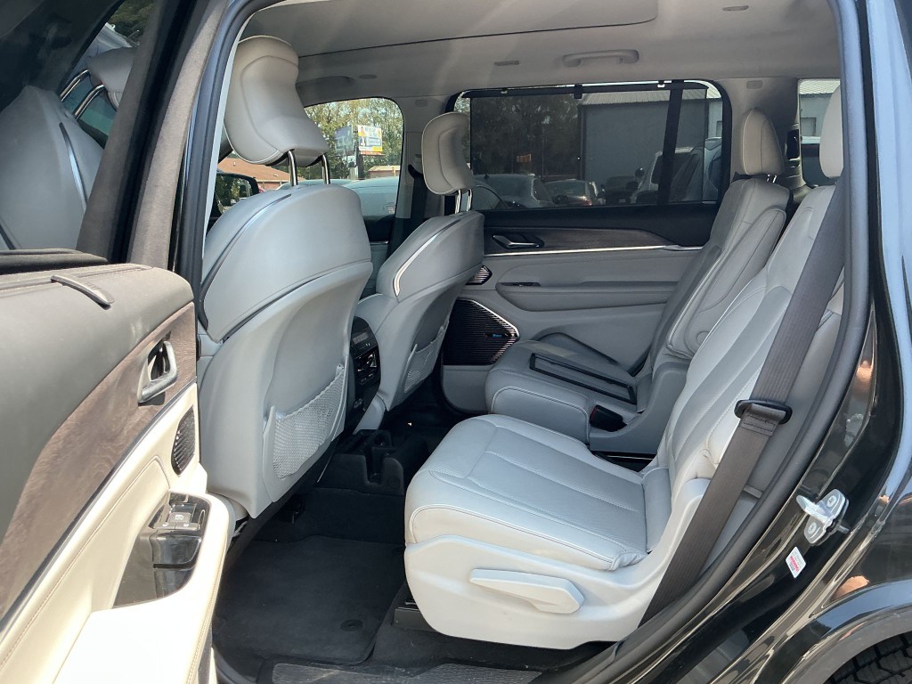 2022 Jeep Grand Cherokee Image 5