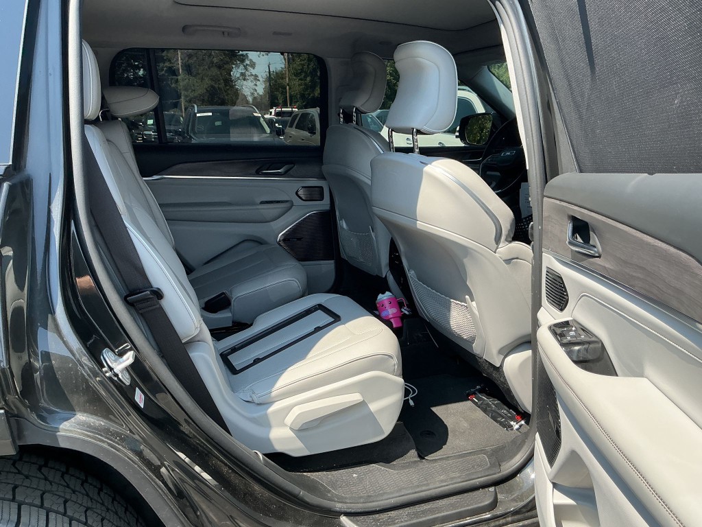 2022 Jeep Grand Cherokee Image 7