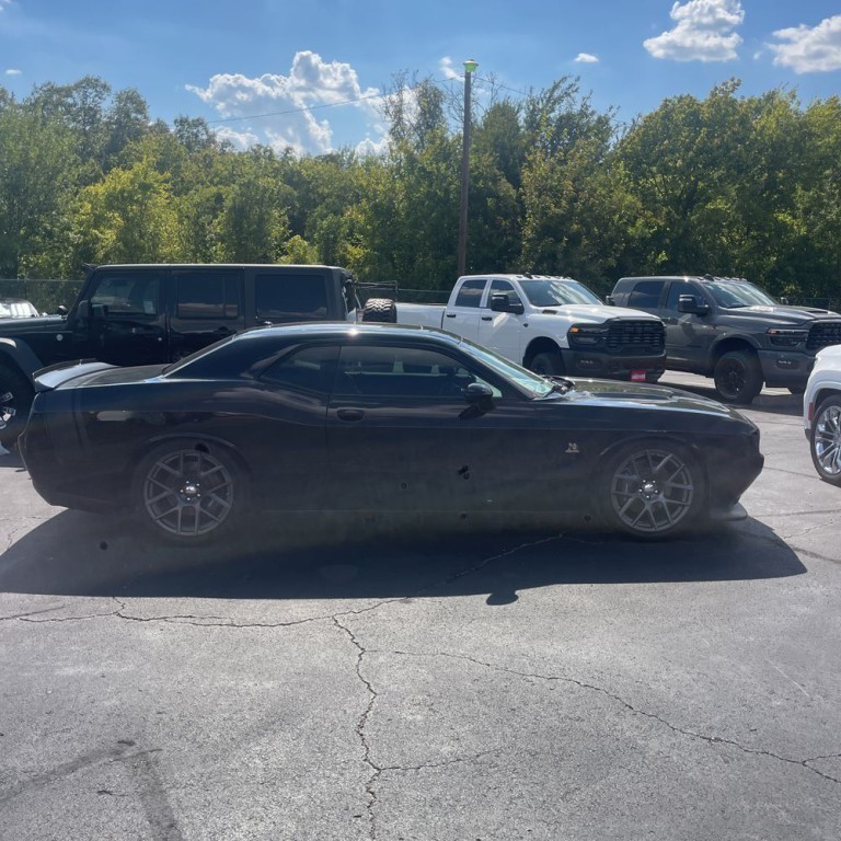 2016 Dodge Challenger Image 3