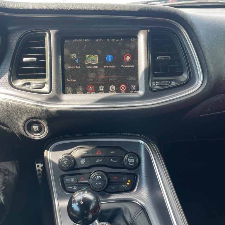 2016 Dodge Challenger Image 10