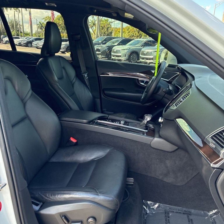 2019 Volvo XC90 Image 6