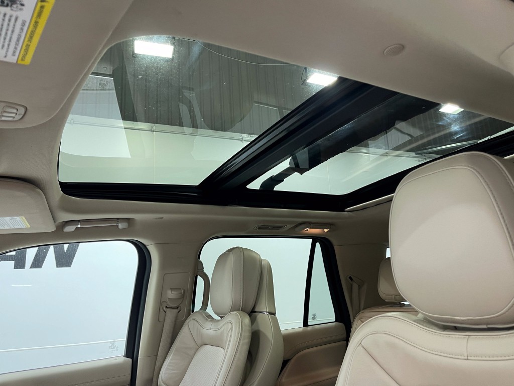 2019 Lincoln Navigator Image 12