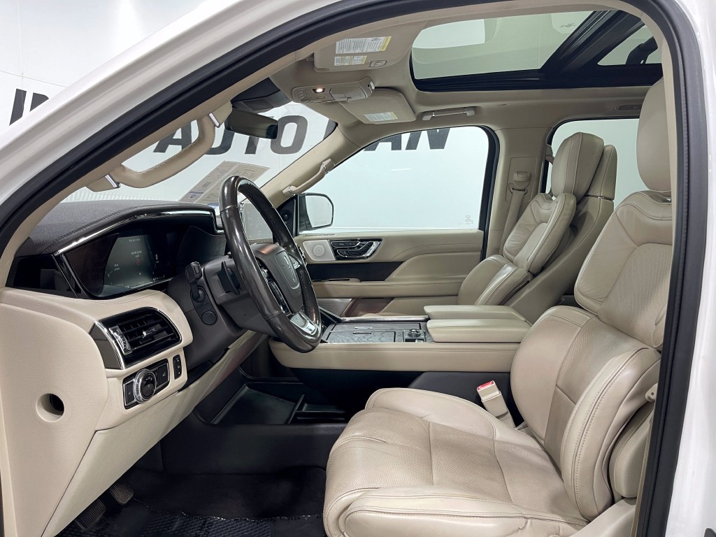 2019 Lincoln Navigator Image 13