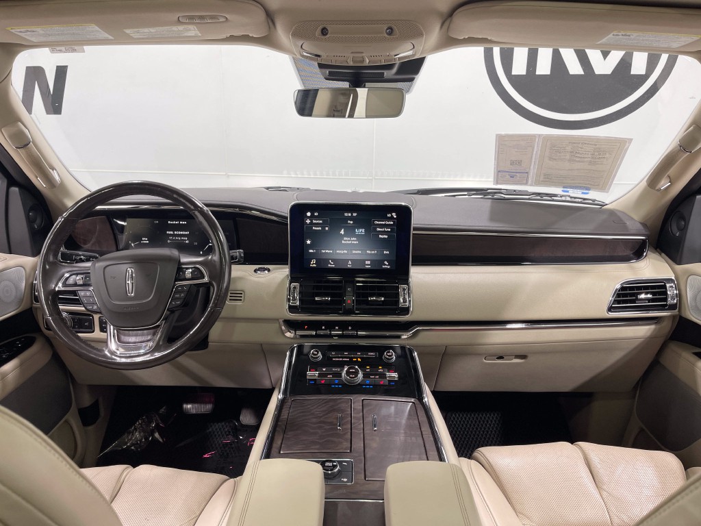 2019 Lincoln Navigator Image 19