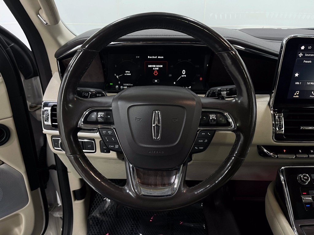 2019 Lincoln Navigator Image 22