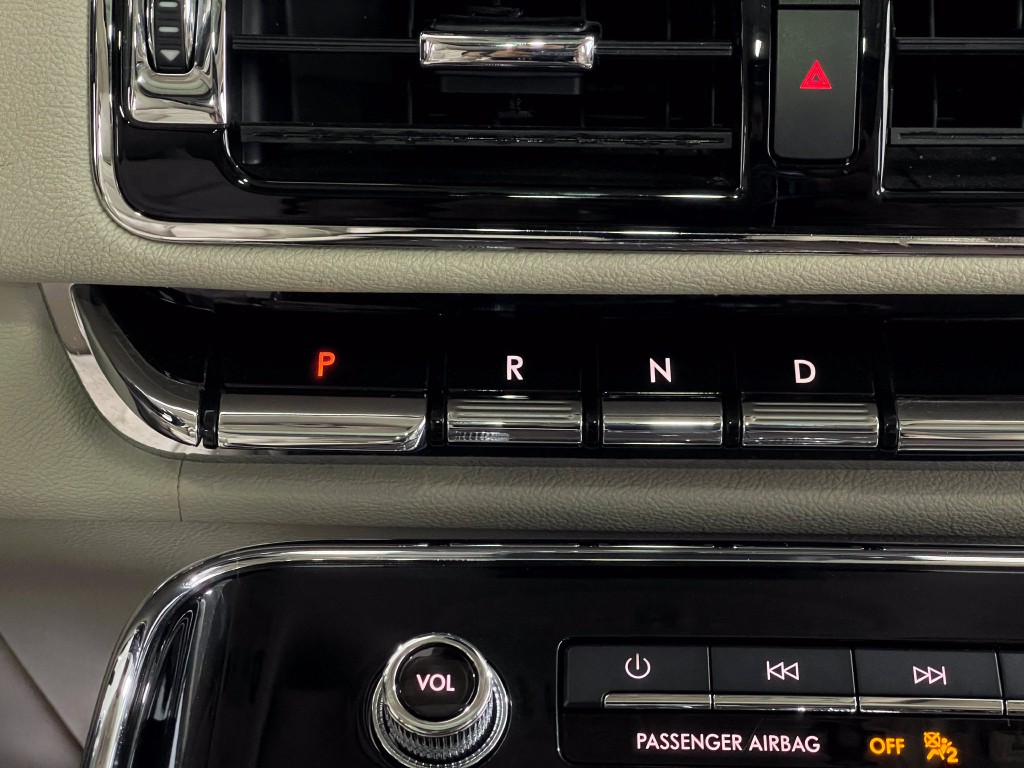 2019 Lincoln Navigator Image 29