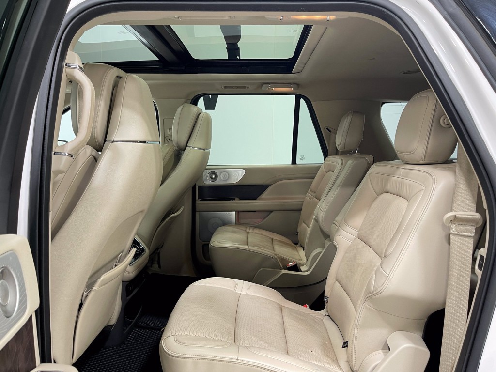 2019 Lincoln Navigator Image 30
